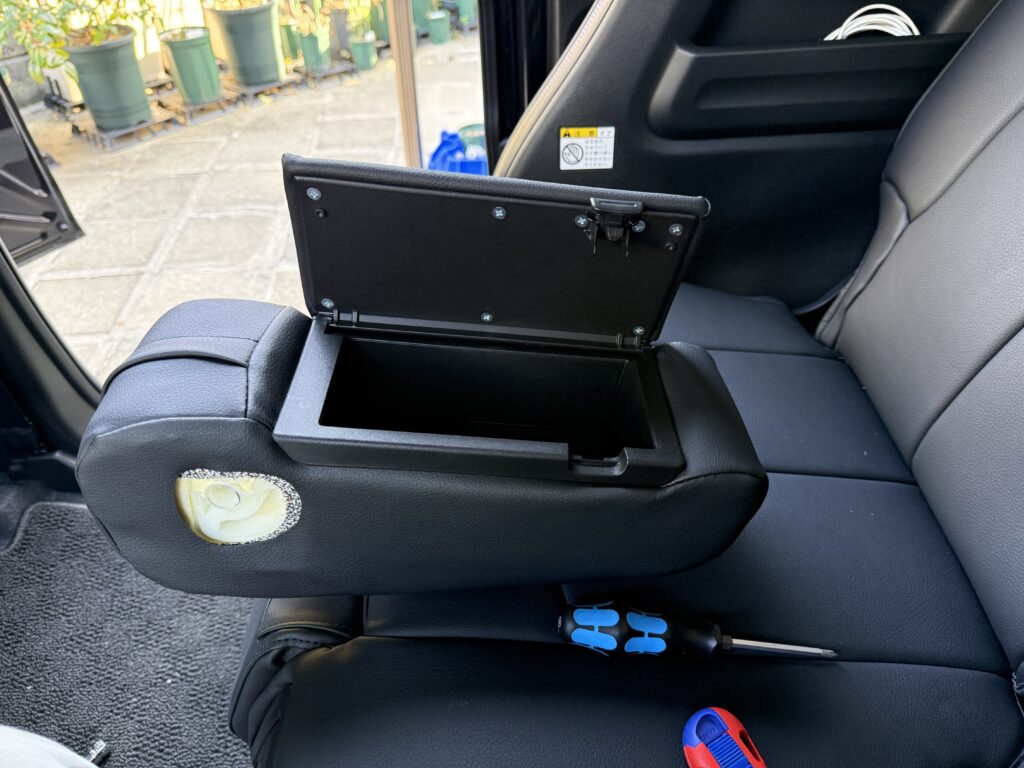 スズキ・スペーシアハイブリッドX(5AA-MK94S)