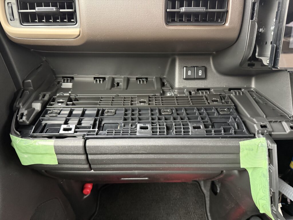 スズキ・スペーシアハイブリッドX(5AA-MK94S)