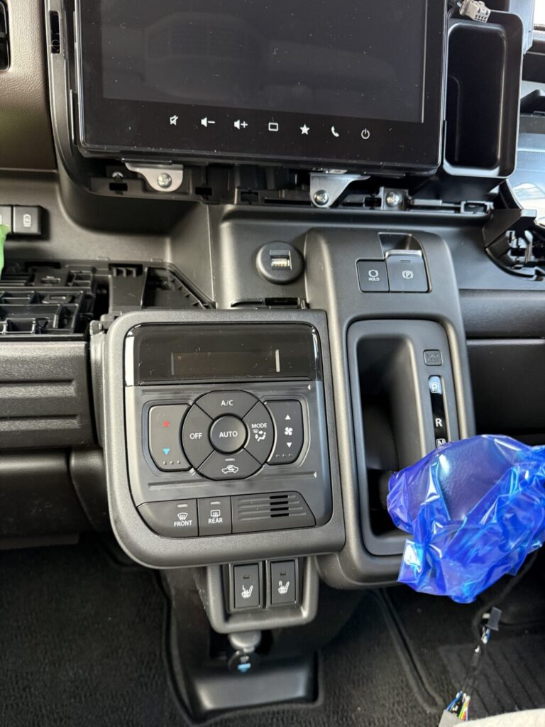 スズキ・スペーシアハイブリッドX(5AA-MK94S)